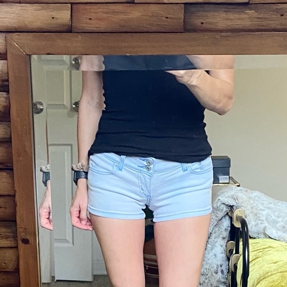 🪼SOLD🪼 Levi’s Vintage Y2k Black Tab Light Blue Wash Denim Jean Shorts | 3 - Picture 6 of 11